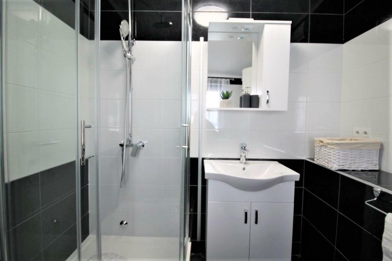 Arbel Apartments Porec Bagian luar foto