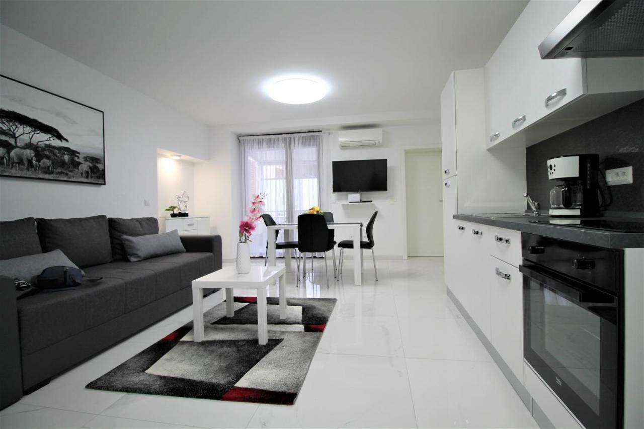 Arbel Apartments Porec Bagian luar foto