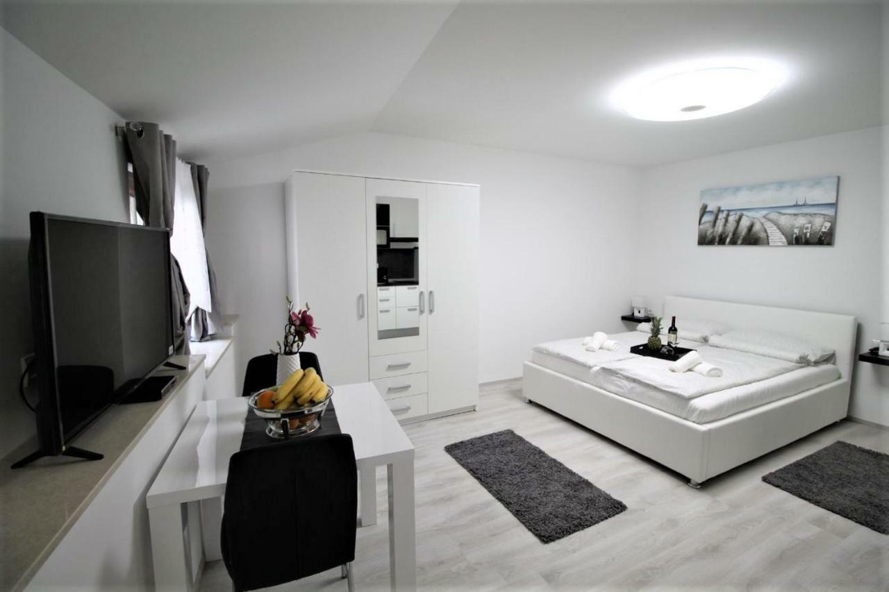 Arbel Apartments Porec Bagian luar foto