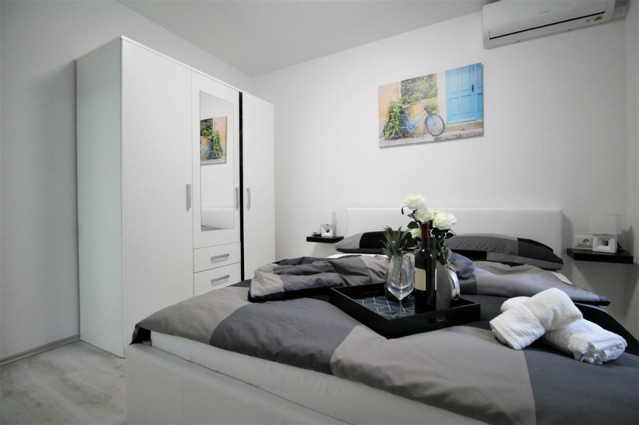 Arbel Apartments Porec Bagian luar foto