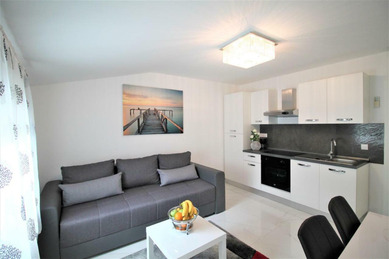 Arbel Apartments Porec Bagian luar foto