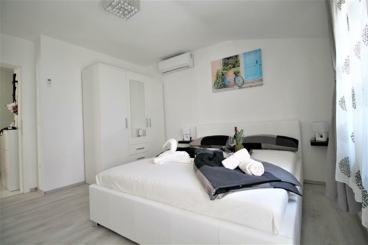 Arbel Apartments Porec Bagian luar foto