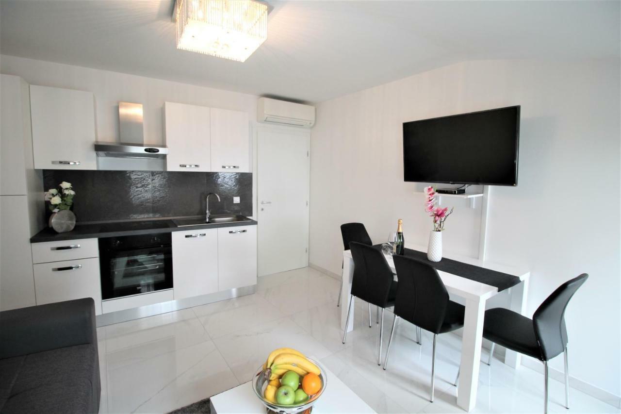 Arbel Apartments Porec Bagian luar foto