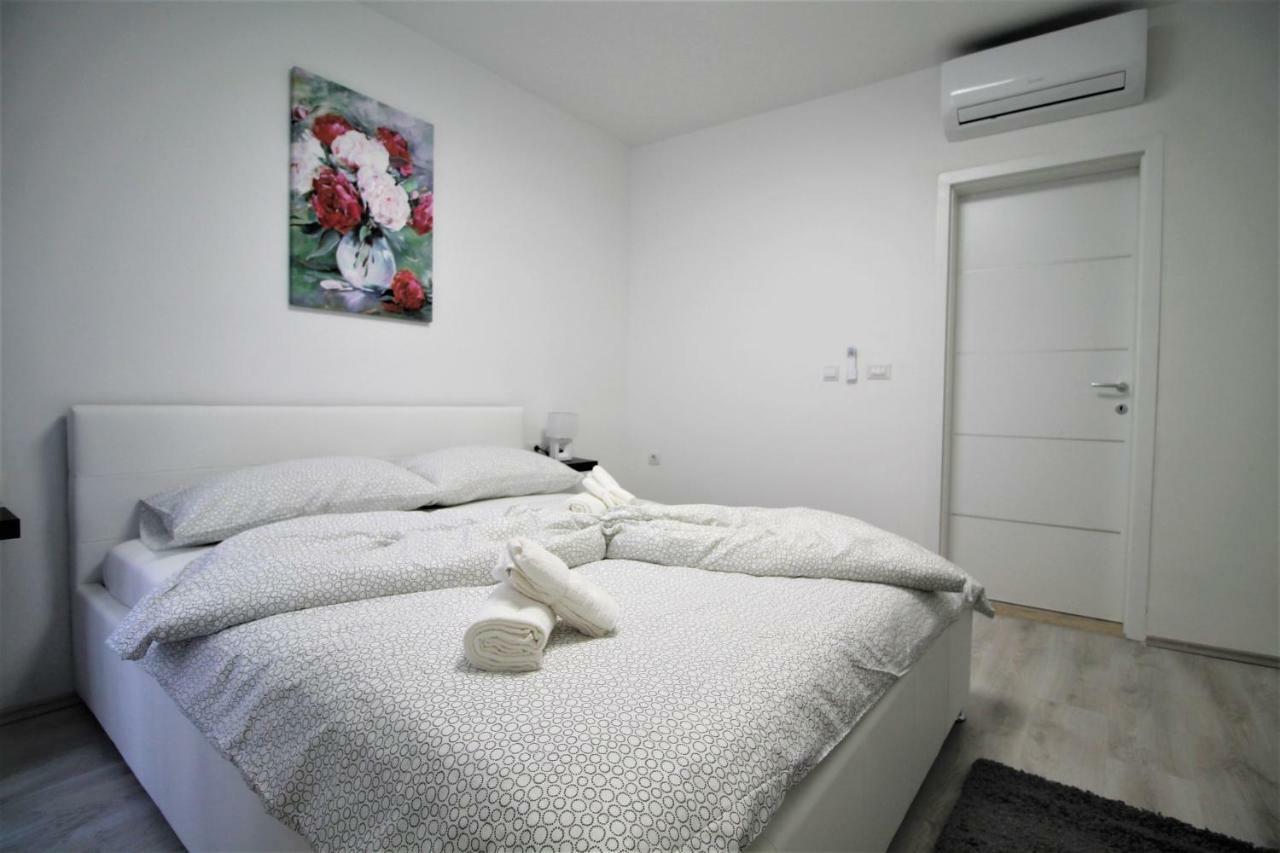 Arbel Apartments Porec Bagian luar foto