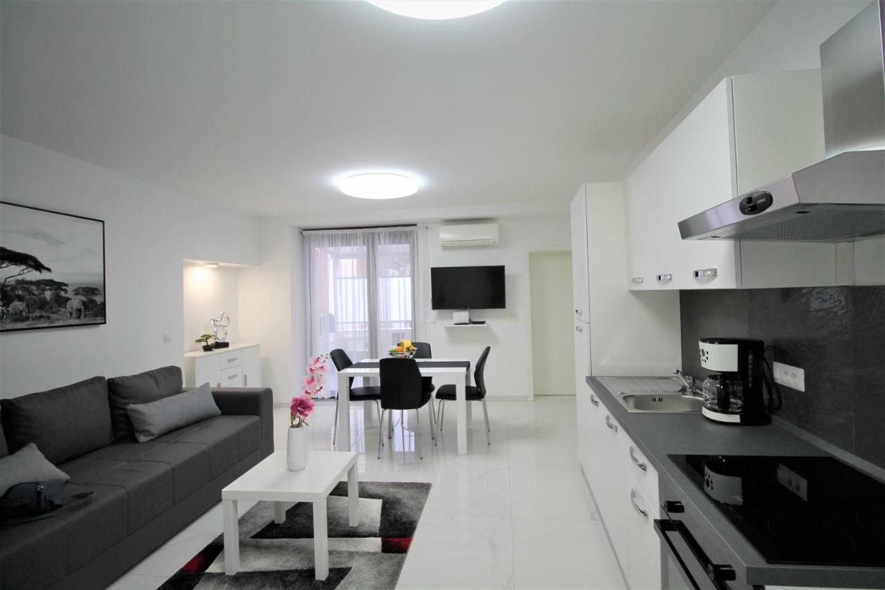 Arbel Apartments Porec Bagian luar foto