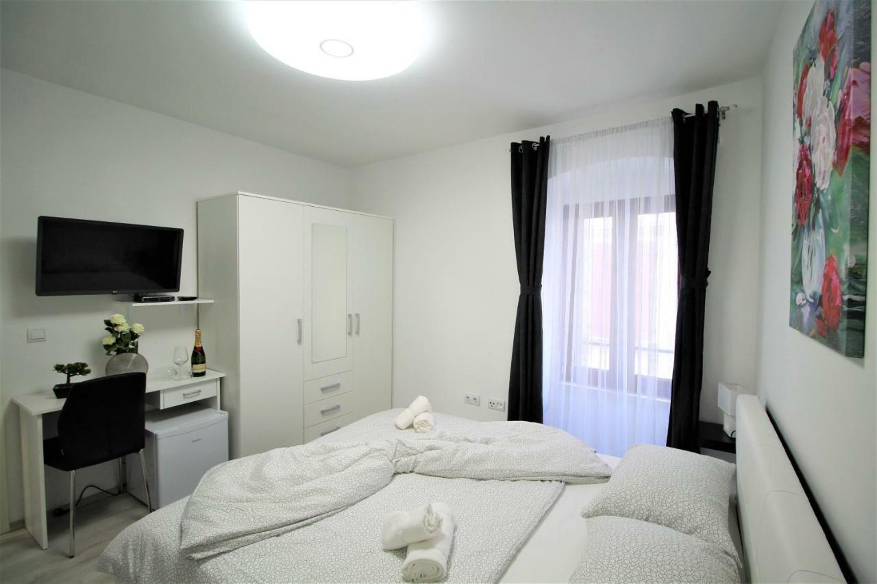 Arbel Apartments Porec Bagian luar foto